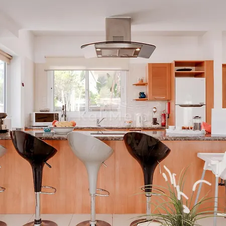 Hanna Βίλα Πρωταράς