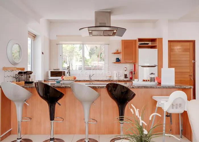 Hanna Vilă Protaras