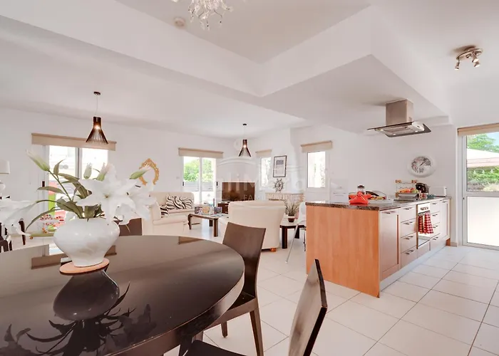 Hanna Vilă Protaras